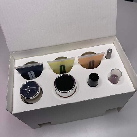 Clinique Gift Box Set, Quickliner Mascara Lip Balm Makeup Remover,Moisture Surge - Picture 3 of 11